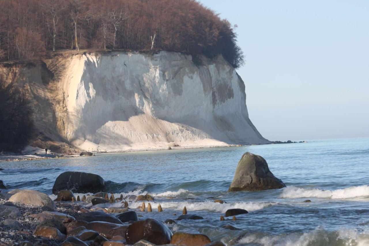 Strandhaus Buskam Im Moenchgut Auf Ruegen Lobbe Bagian luar foto