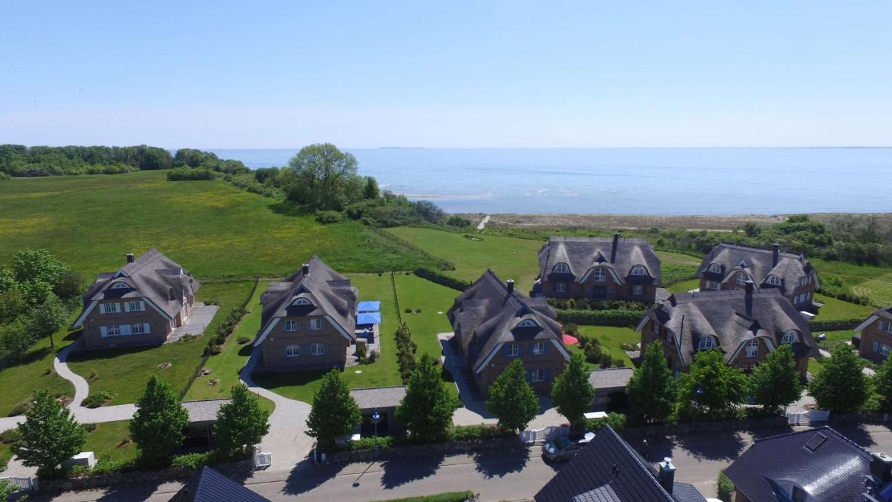 Strandhaus Buskam Im Moenchgut Auf Ruegen Lobbe Bagian luar foto