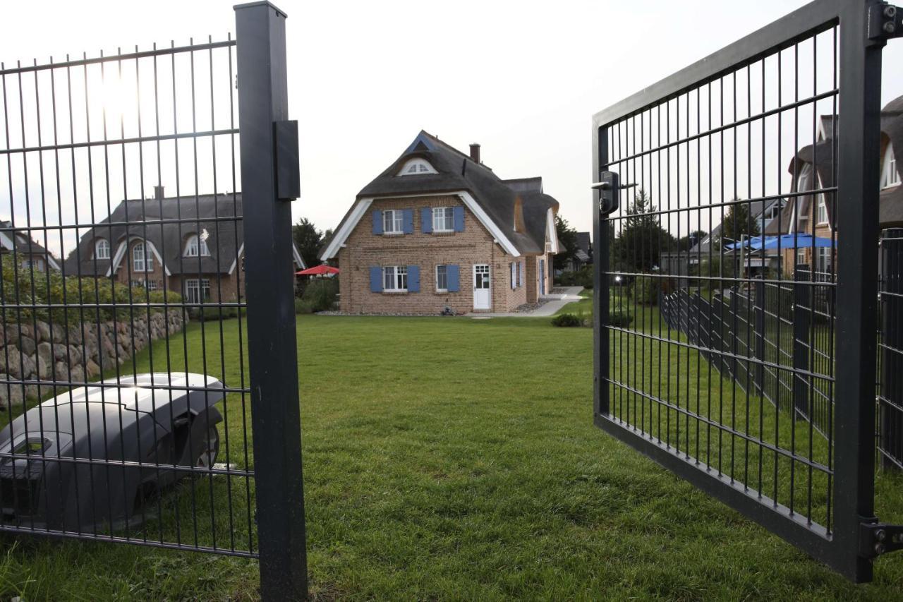 Strandhaus Buskam Im Moenchgut Auf Ruegen Lobbe Bagian luar foto